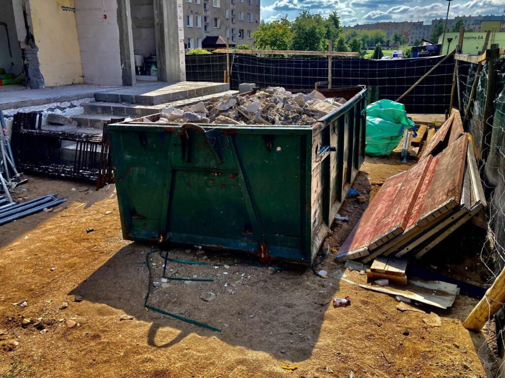 Wynajem kontenerów na odpady remontowe - wywóz gruzu Augustów